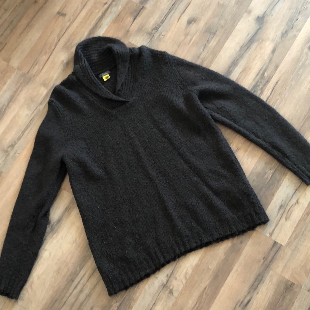 Cabelas sweater